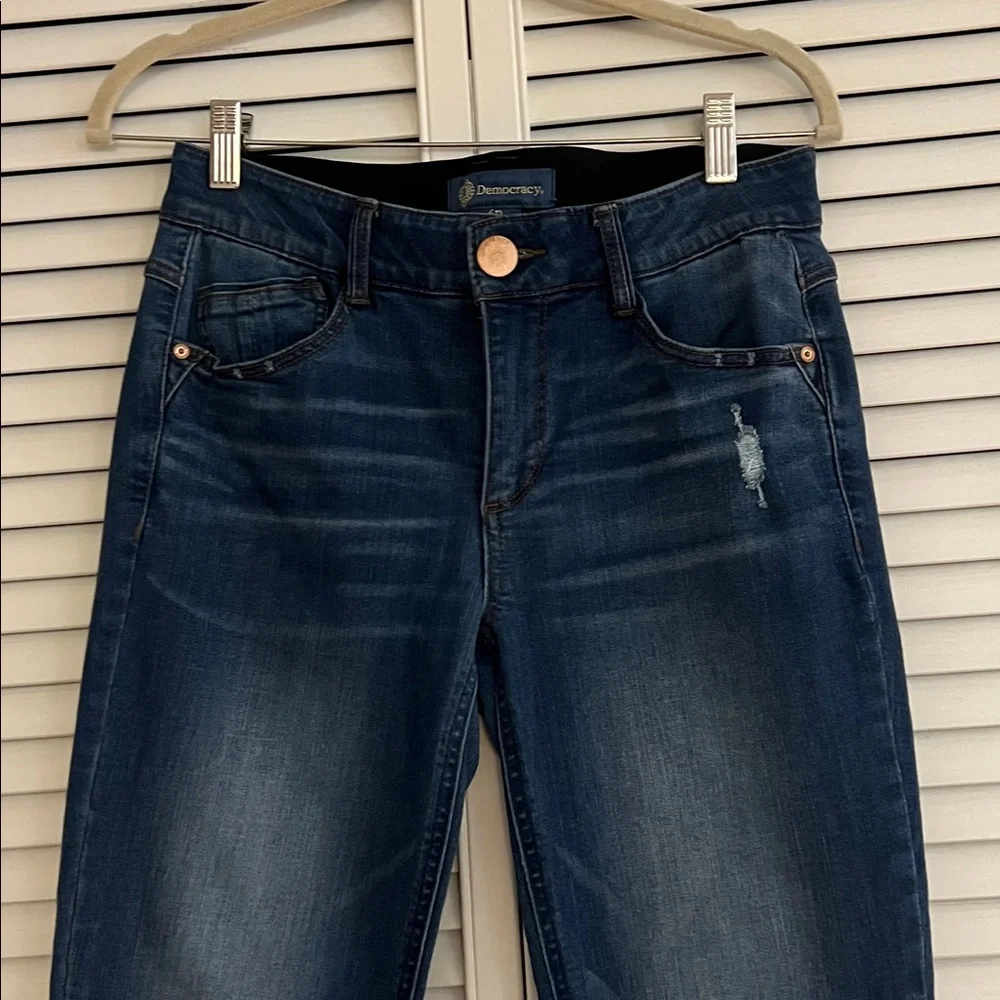 Democracy “Ab” Solution Jeans Size 4P - Picture 2 of 6